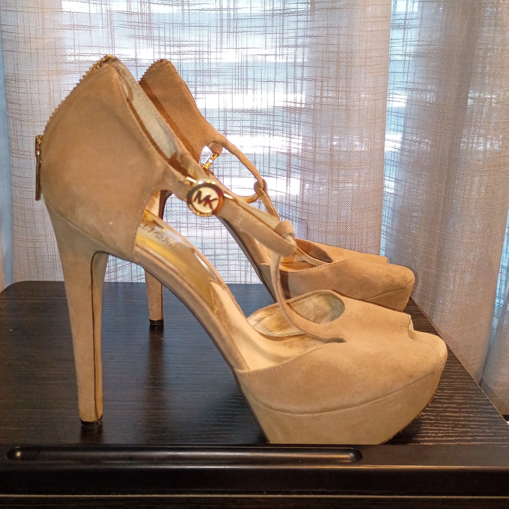 Michael Kors Tan Heels